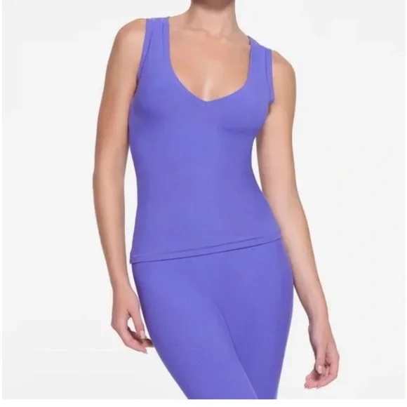 Only tried on soft lounge set with fold down pants. Top is no longer sold RARE - Picture 10 of 13